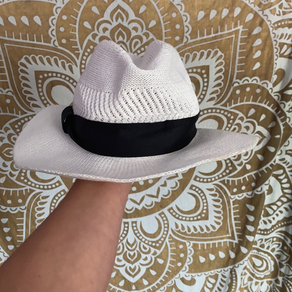Beach hat- White
